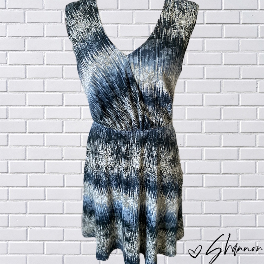 Mystree Raylin V-Neck Abstract Print Dress